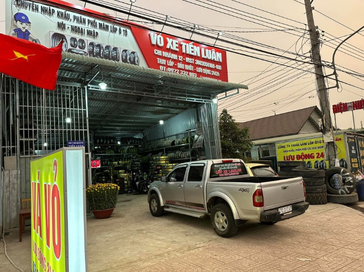 Tuyển 1 thợ vá lốp ô tô, bao ăn ở, làm việc tại Bình Dương