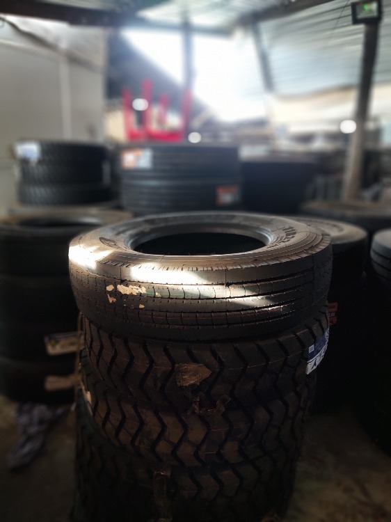 Mâm lốp ôtô chớp chài