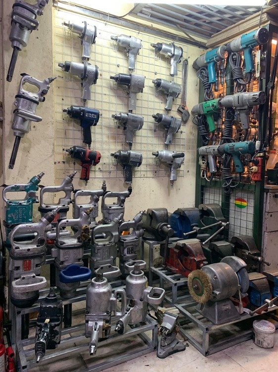 Cửa hàng phụ tùng vá vỏ Vũ Văn Thân